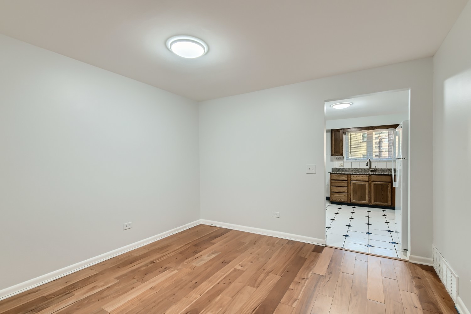 8423 West Gregory Street, Unit 102 Chicago, IL 60656 - Photo 4 of 11