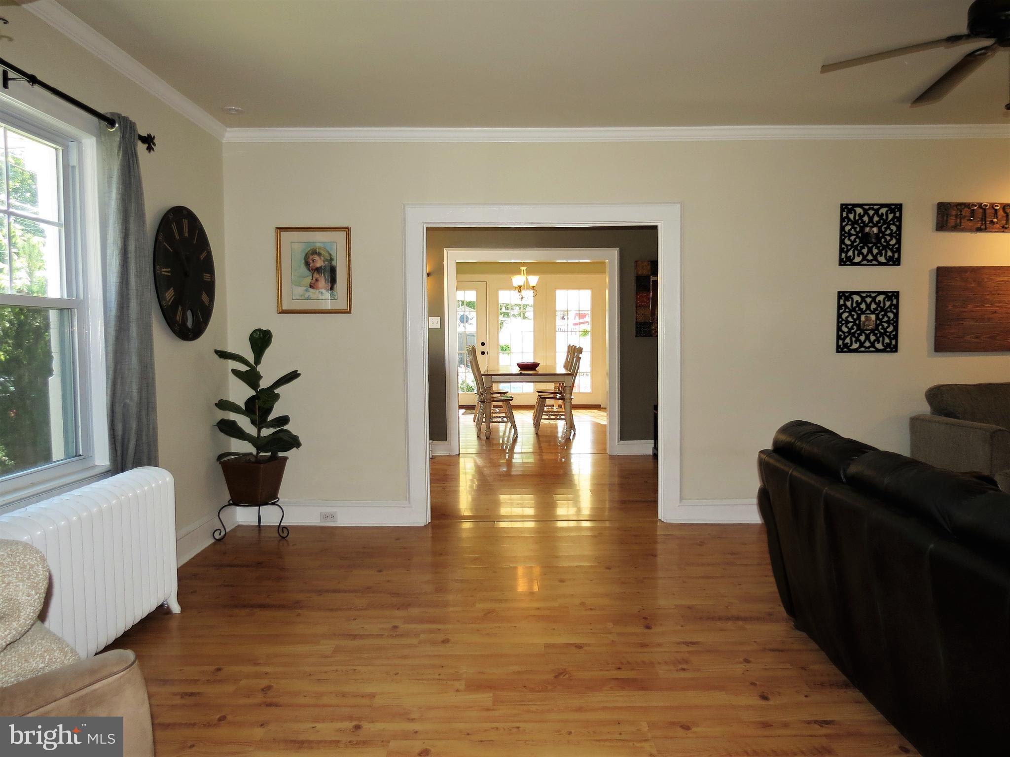 302 Amherst Road Audubon, NJ 08106 - Photo 7 of 26 Living Room