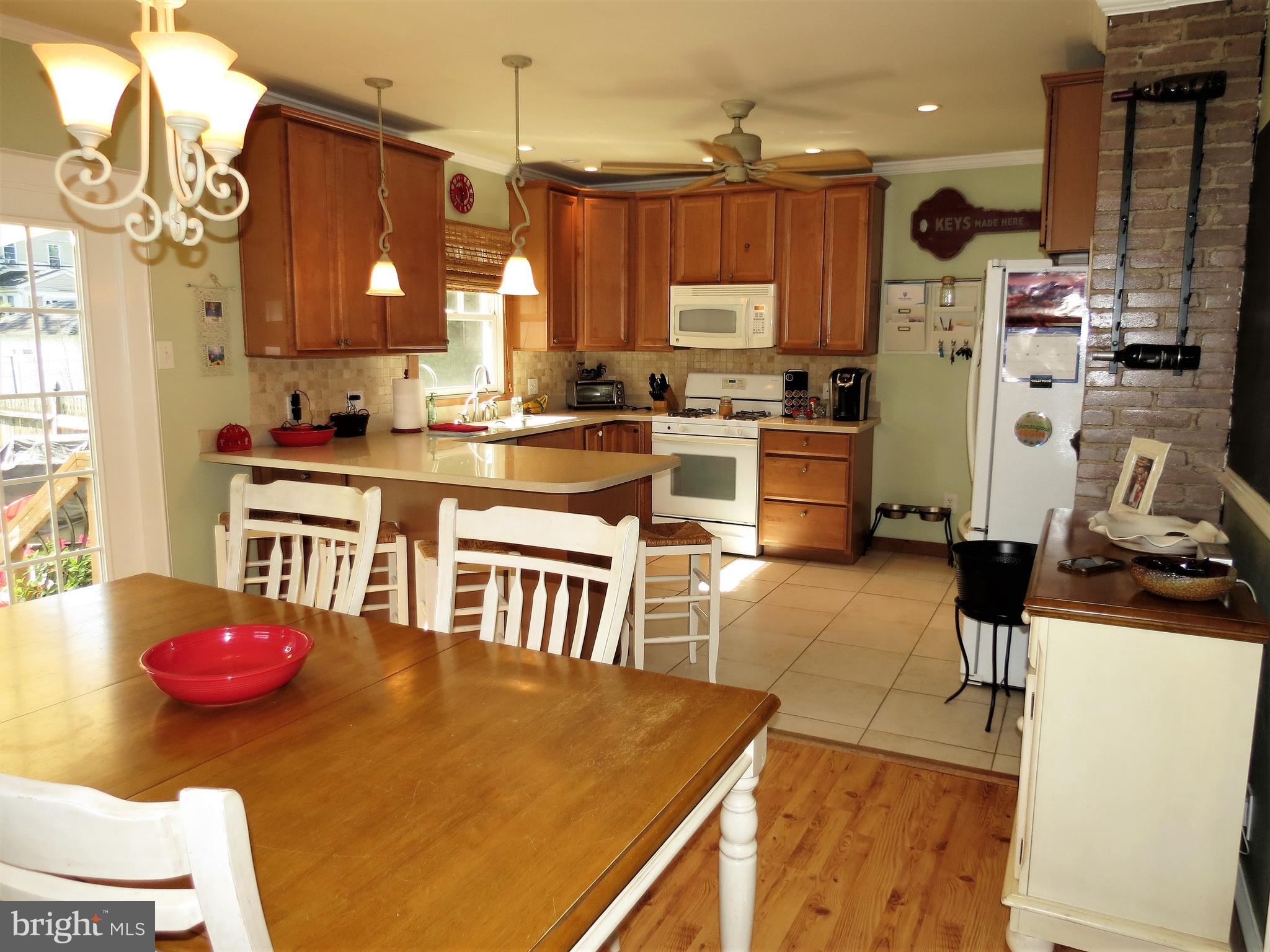 302 Amherst Road Audubon, NJ 08106 - Photo 10 of 26 Kitchen