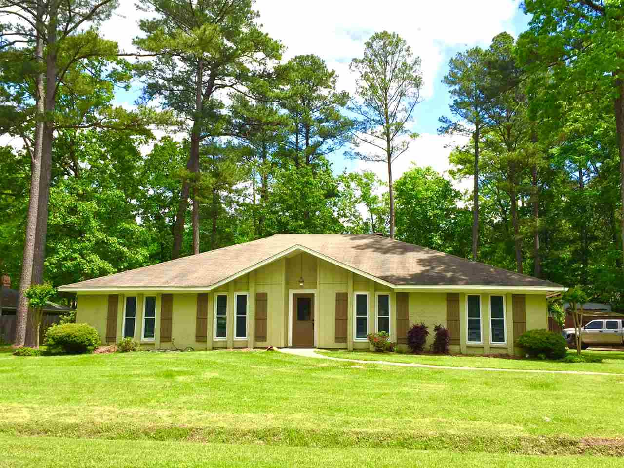 116 Whippoorwill Road Brandon, MS 39047 - Photo 1 of 17 Photo 1