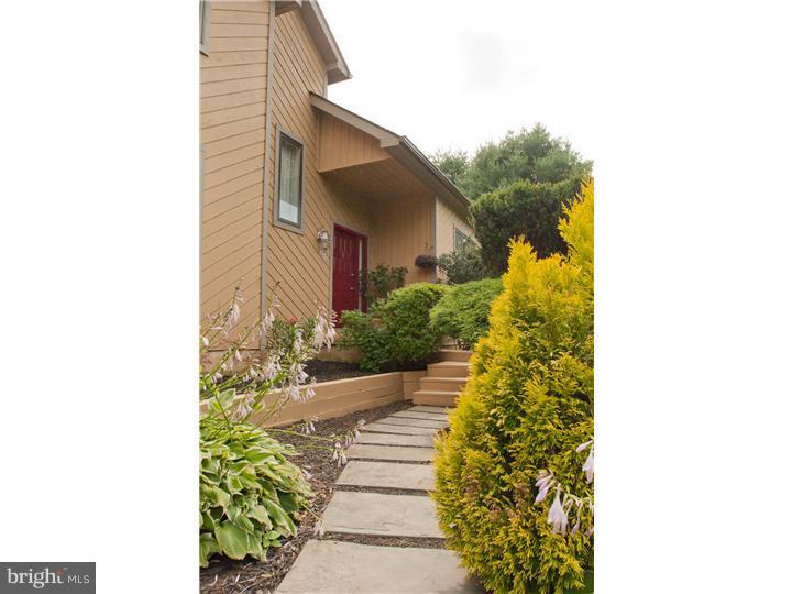 863 Frank Road West Chester, PA 19380 - Photo 2 of 24 Gallery Image 2