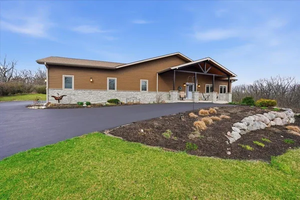 $998,700 | W4293 Meadow Court, Lake Geneva, WI 53147