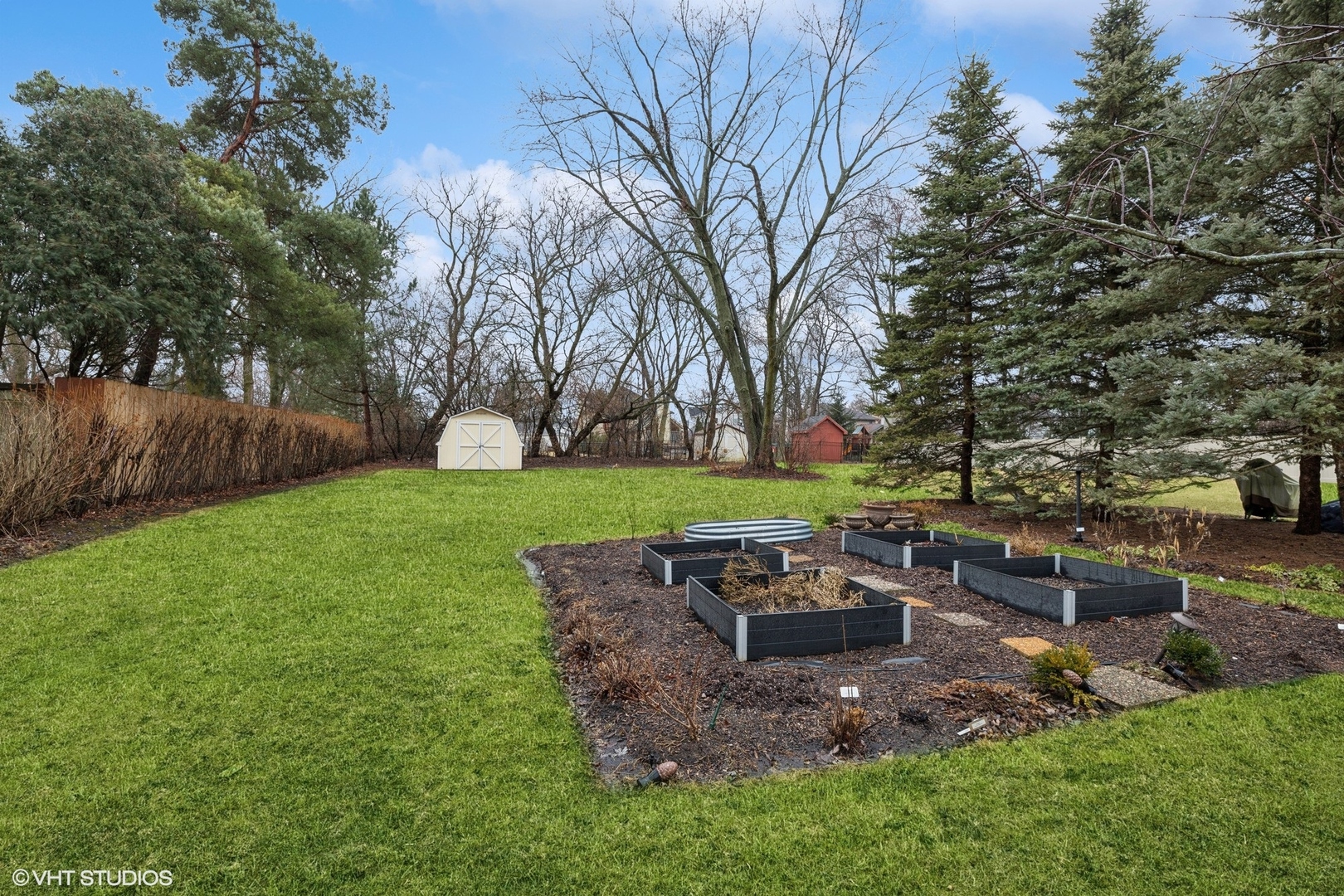 2845 Keystone Road Northbrook, IL 60062 - Photo 26 of 28 a view of a backyard with sitting area