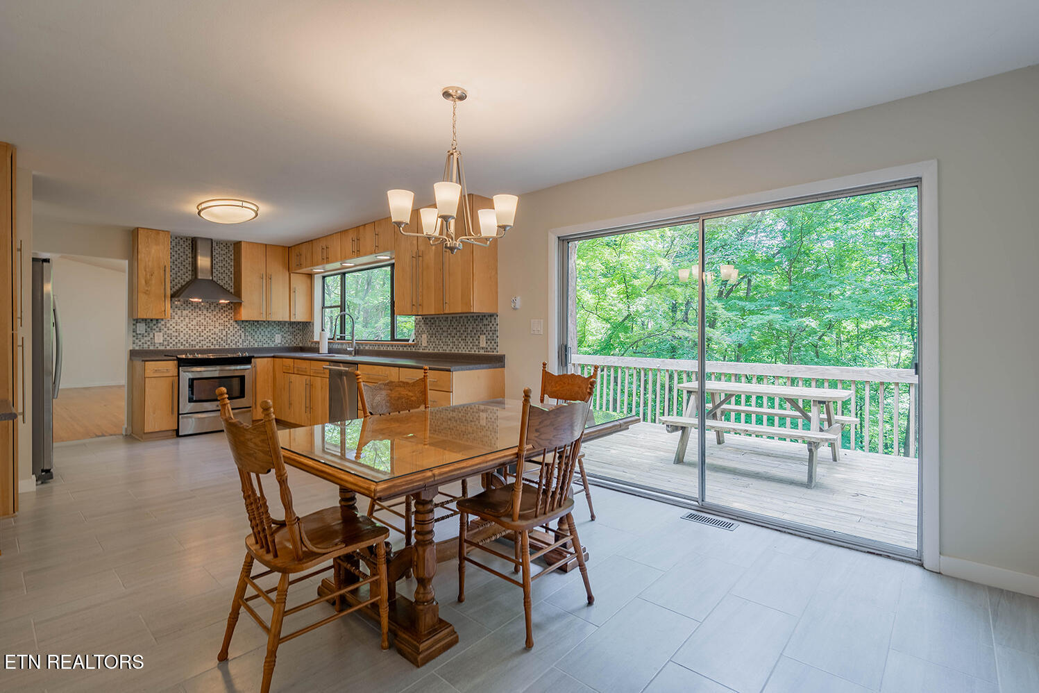 909 West Outer Drive Oak Ridge, TN 37830 - Photo 9 of 34 A7300055-HDR