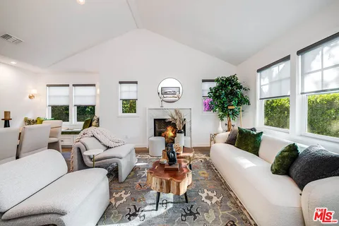 $2,495,000 | 4836 Placidia Avenue, Toluca Lake, CA 91601