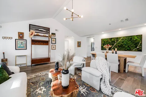 $2,495,000 | 4836 Placidia Avenue, Toluca Lake, CA 91601