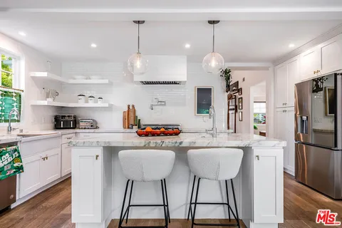 $2,495,000 | 4836 Placidia Avenue, Toluca Lake, CA 91601