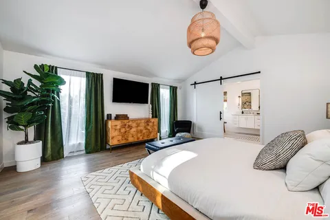 $2,495,000 | 4836 Placidia Avenue, Toluca Lake, CA 91601