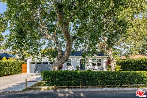 $2,495,000 | 4836 Placidia Avenue, Toluca Lake, CA 91601