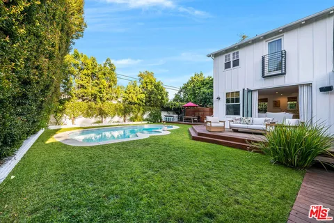 $2,495,000 | 4836 Placidia Avenue, Toluca Lake, CA 91601