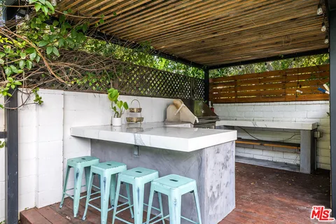 $2,495,000 | 4836 Placidia Avenue, Toluca Lake, CA 91601