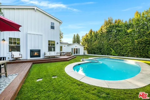 $2,495,000 | 4836 Placidia Avenue, Toluca Lake, CA 91601