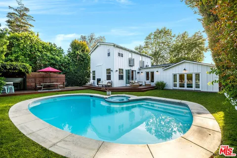 $2,495,000 | 4836 Placidia Avenue, Toluca Lake, CA 91601