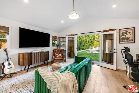 $2,495,000 | 4836 Placidia Avenue, Toluca Lake, CA 91601