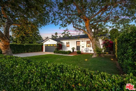 $2,495,000 | 4836 Placidia Avenue, Toluca Lake, CA 91601
