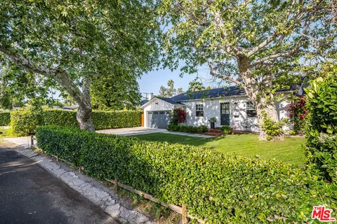 $2,495,000 | 4836 Placidia Avenue, Toluca Lake, CA 91601