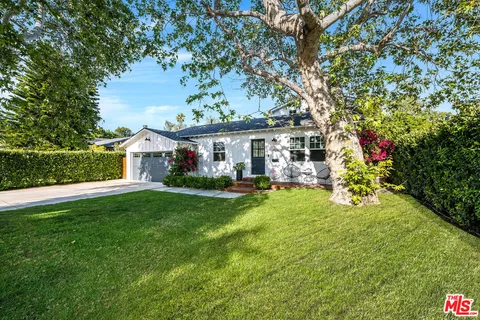 $2,495,000 | 4836 Placidia Avenue, Toluca Lake, CA 91601