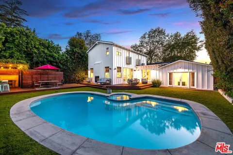 $2,495,000 | 4836 Placidia Avenue, Toluca Lake, CA 91601