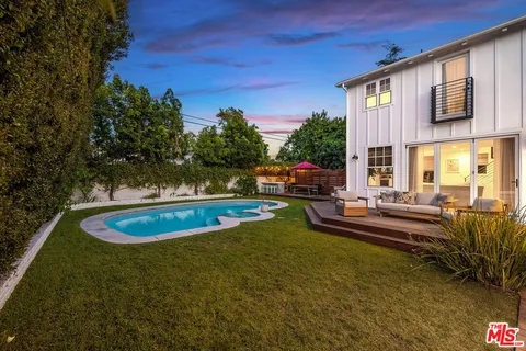 $2,495,000 | 4836 Placidia Avenue, Toluca Lake, CA 91601