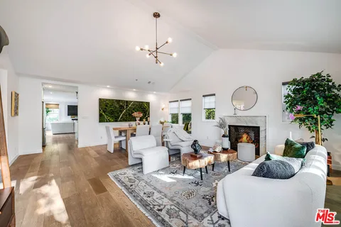 $2,495,000 | 4836 Placidia Avenue, Toluca Lake, CA 91601
