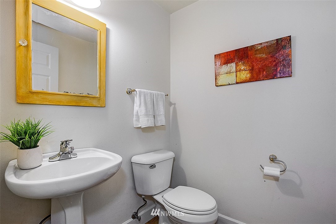 9601 39th Avenue Southwest Seattle, WA 98136 - Photo 11 of 25 Gallery Image 11