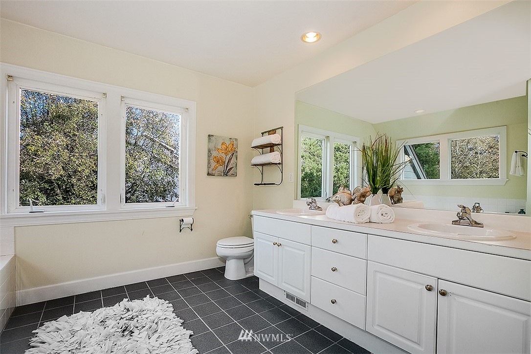 9601 39th Avenue Southwest Seattle, WA 98136 - Photo 15 of 25 Gallery Image 15