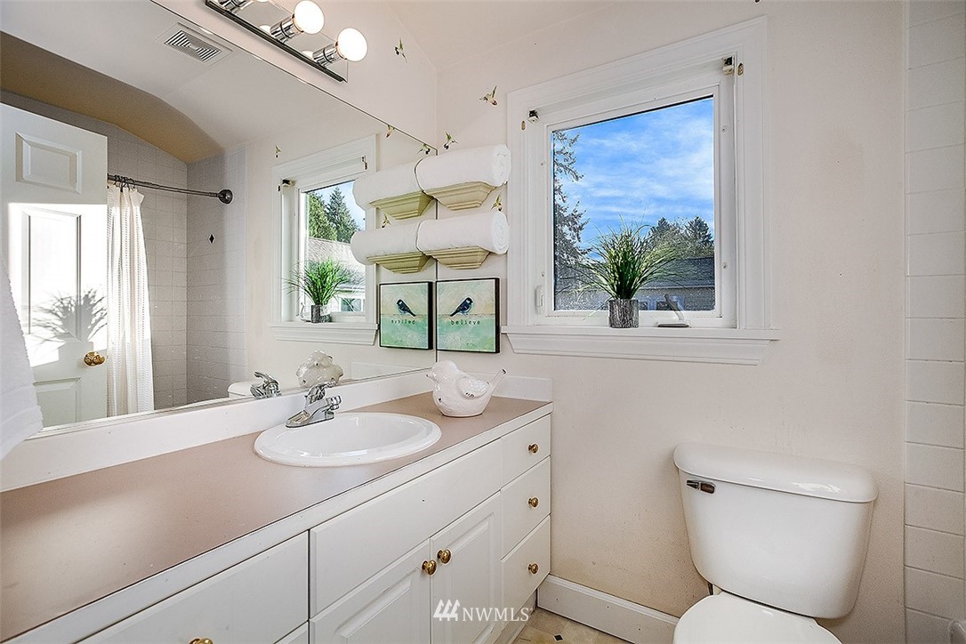 9601 39th Avenue Southwest Seattle, WA 98136 - Photo 18 of 25 Gallery Image 18