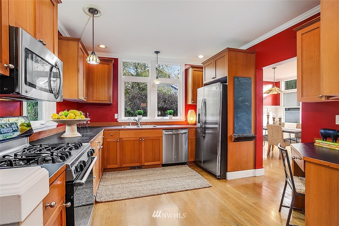 9601 39th Avenue Southwest Seattle, WA 98136 - Photo 7 of 25 Gallery Image 7