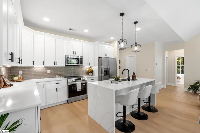 $345,000 | 106 Cub Court, Westminster, SC 29693