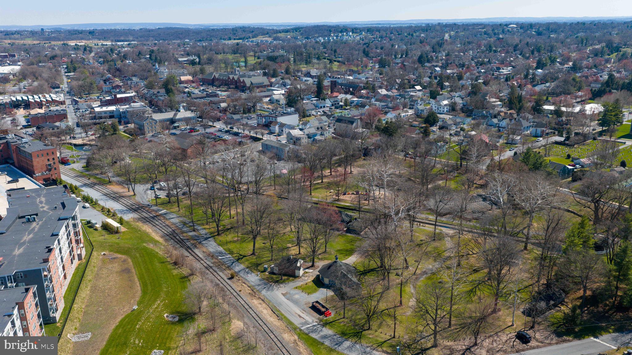 14 West Orange Street Lititz, PA 17543 - Photo 31 of 36
