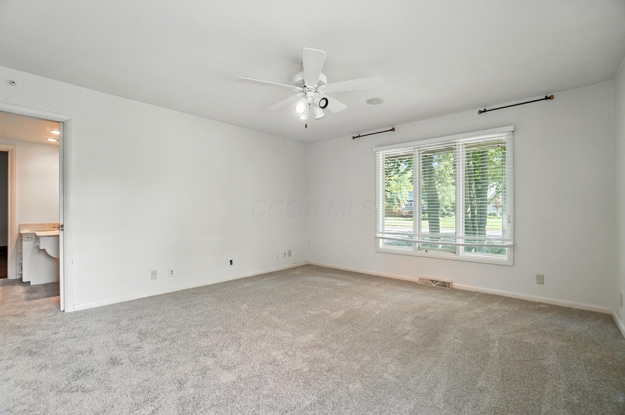 3885 Woodbridge Road Columbus, OH 43220 - Photo 59 of 158 055