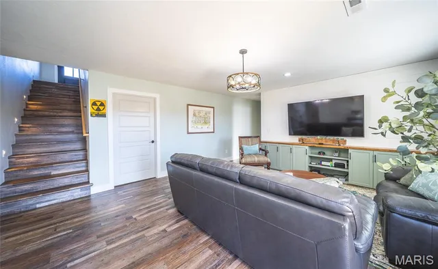 $483,000 | 136 La Vista Drive, Waynesville, MO 65583