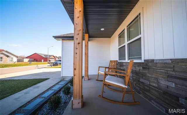 $483,000 | 136 La Vista Drive, Waynesville, MO 65583