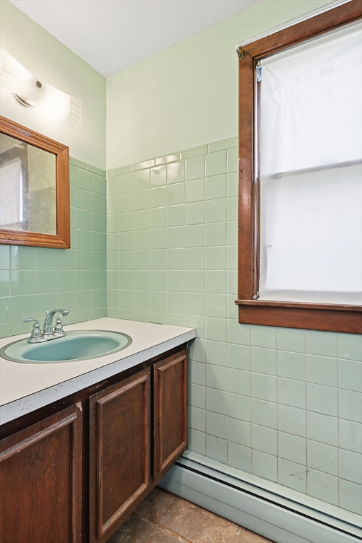 400 Nottingham Street Springfield, MA 01104 - Photo 13 of 26