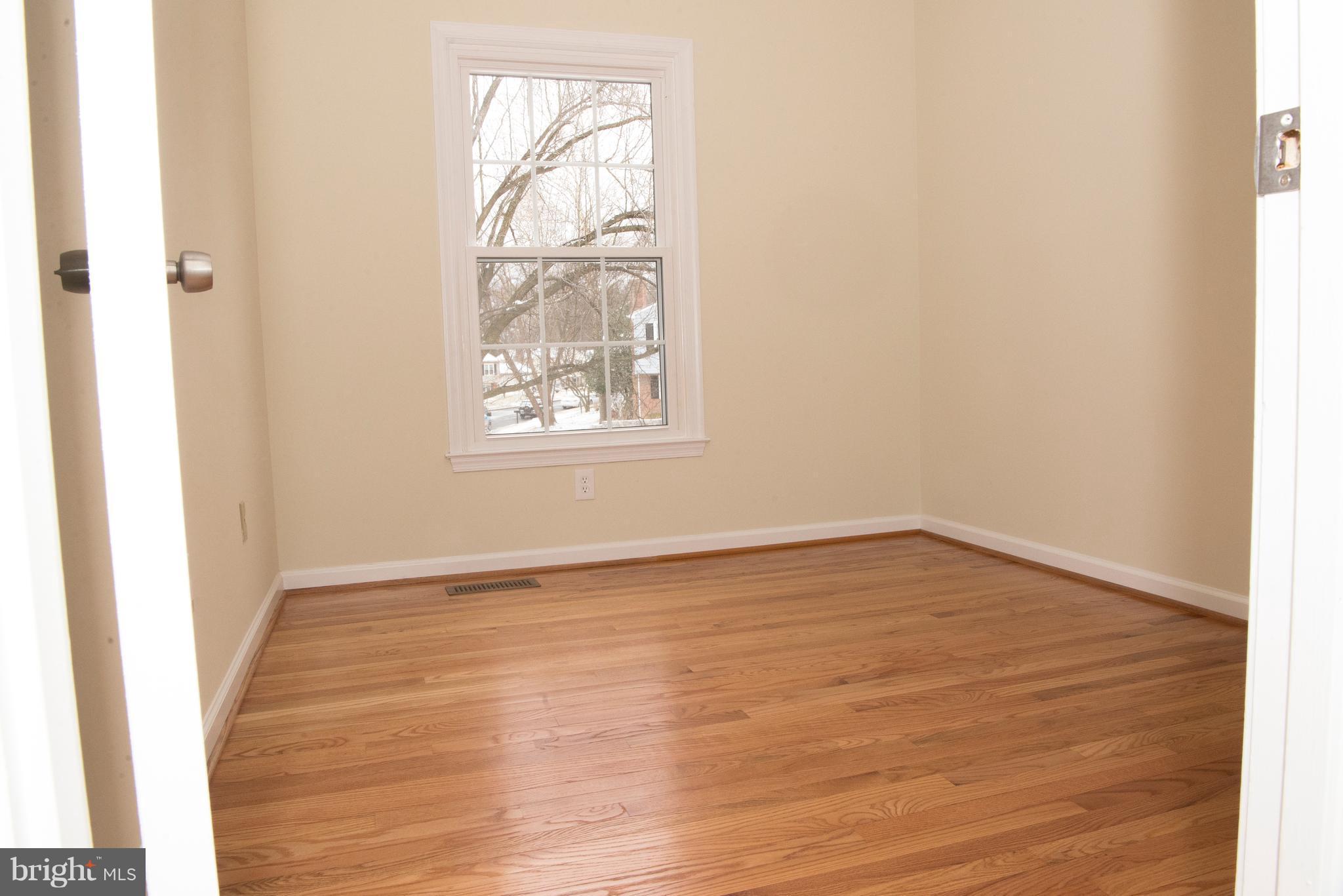 9526 Kirkfield Road Burke, VA 22015 - Photo 16 of 28 Bedroom