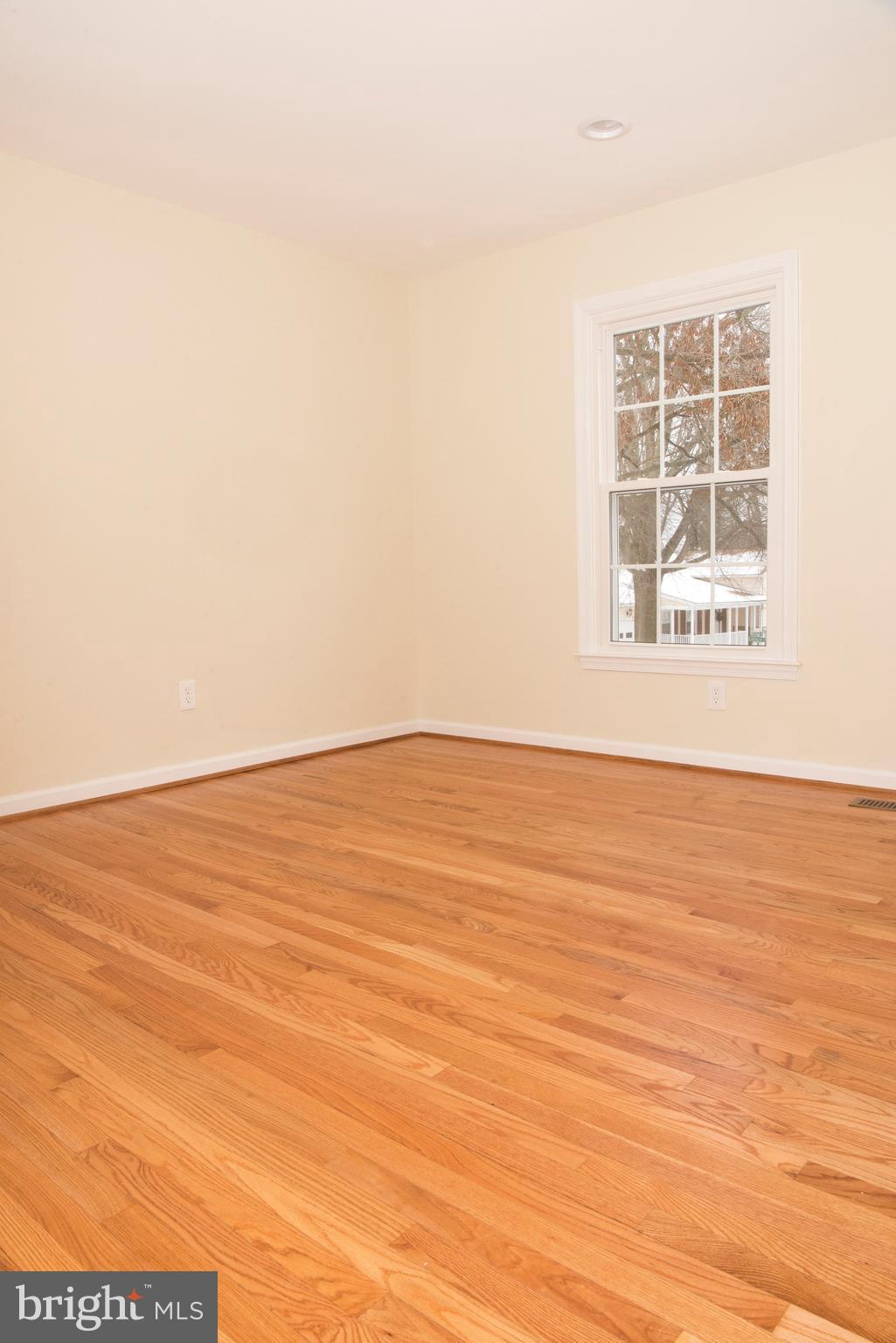9526 Kirkfield Road Burke, VA 22015 - Photo 17 of 28 Bedroom