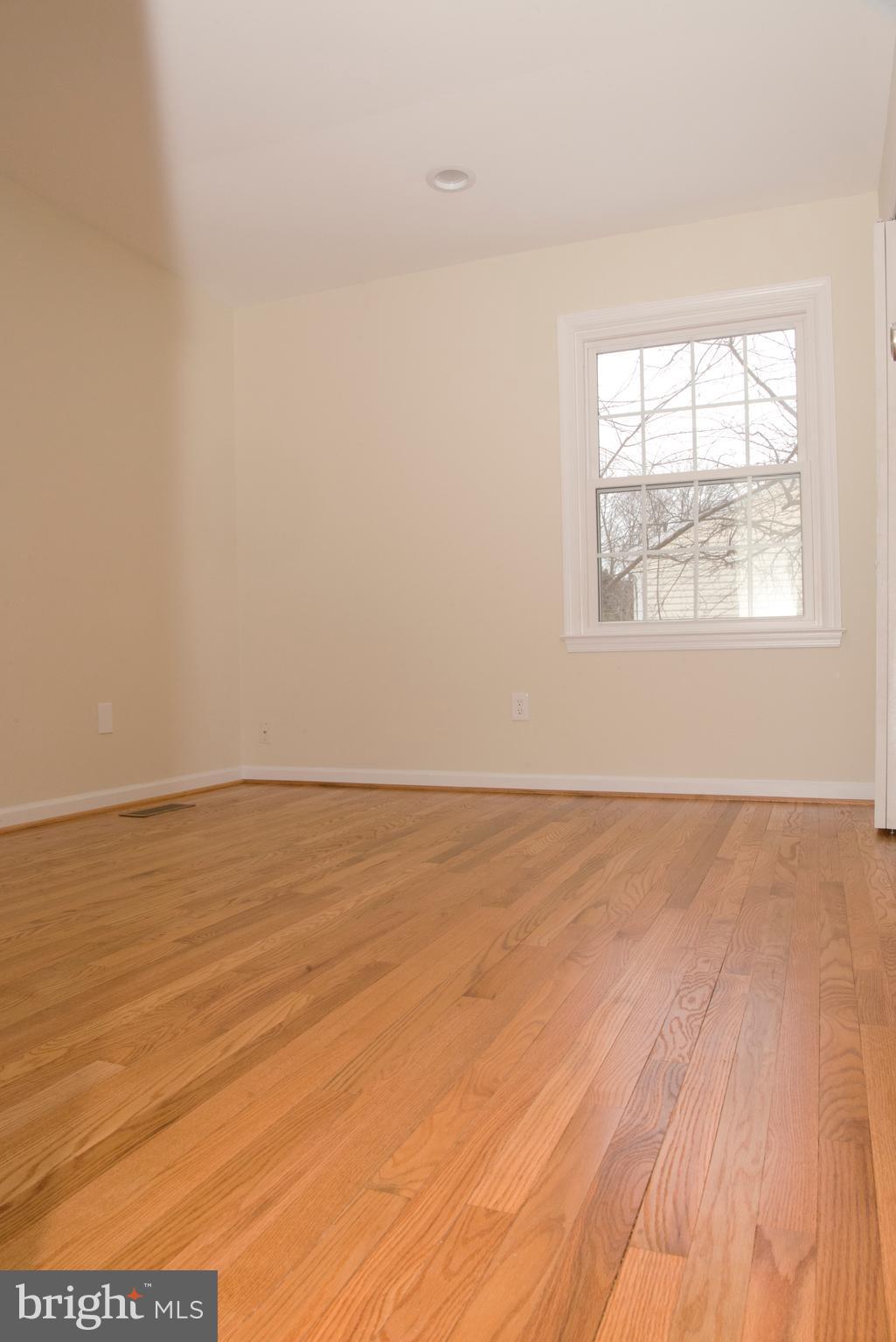 9526 Kirkfield Road Burke, VA 22015 - Photo 19 of 28 Bedroom