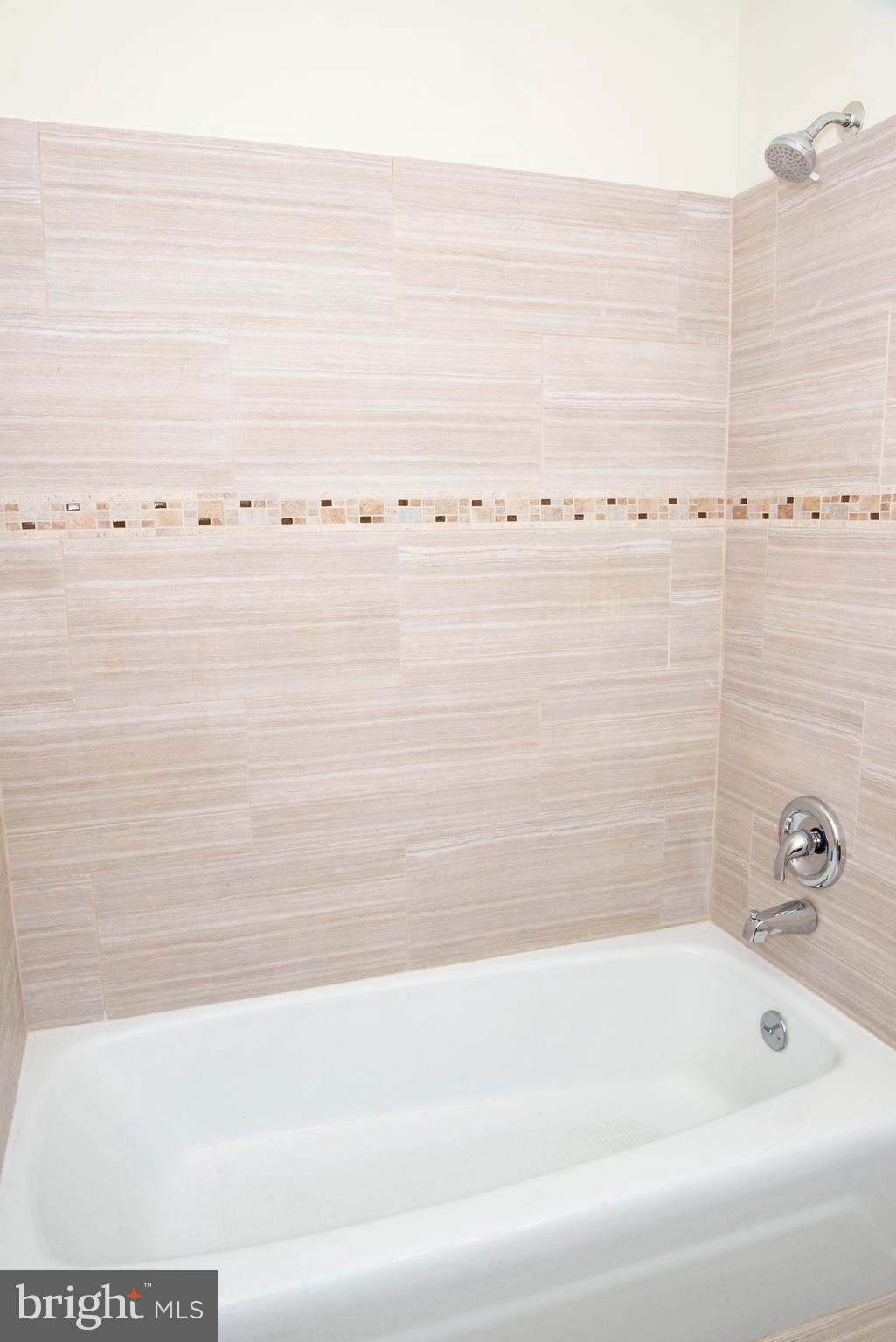 9526 Kirkfield Road Burke, VA 22015 - Photo 21 of 28 Bath (Master)