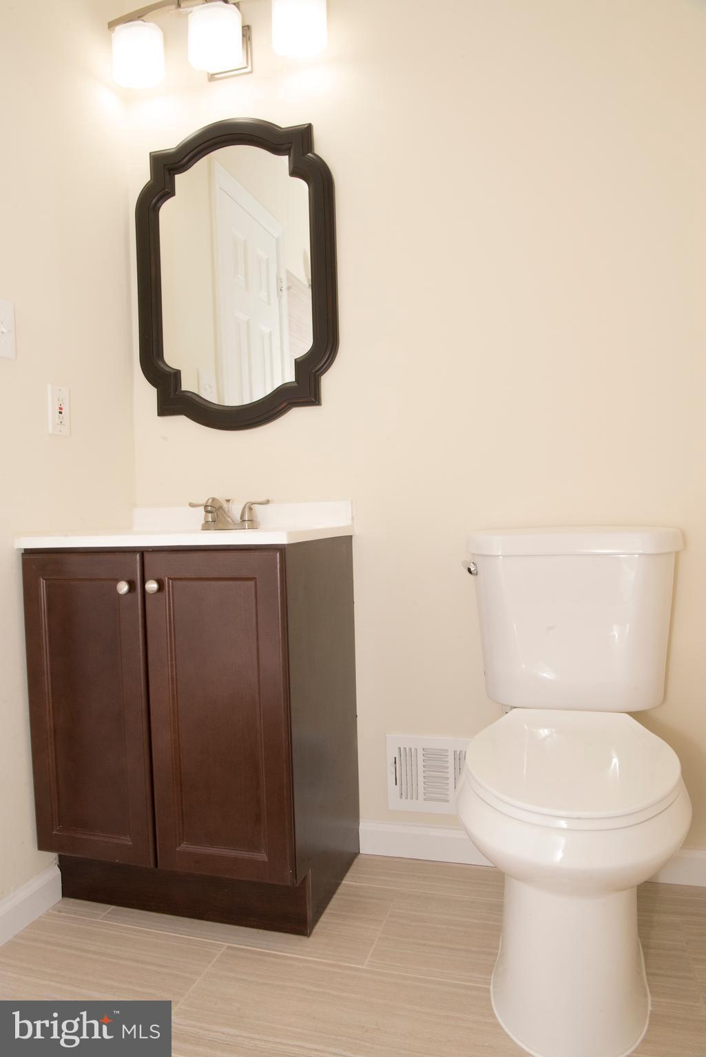 9526 Kirkfield Road Burke, VA 22015 - Photo 22 of 28 Bath (Master)