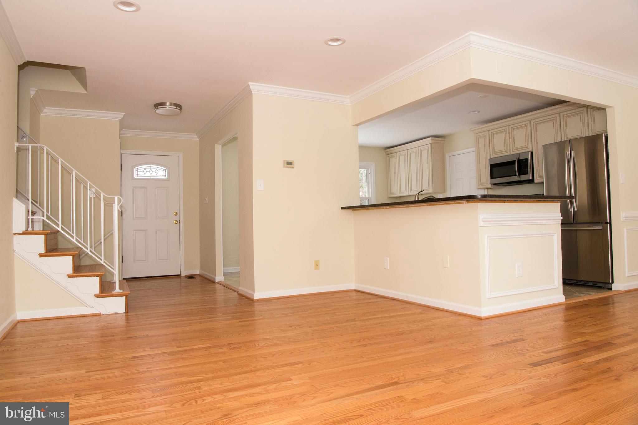 9526 Kirkfield Road Burke, VA 22015 - Photo 8 of 28 Family Room