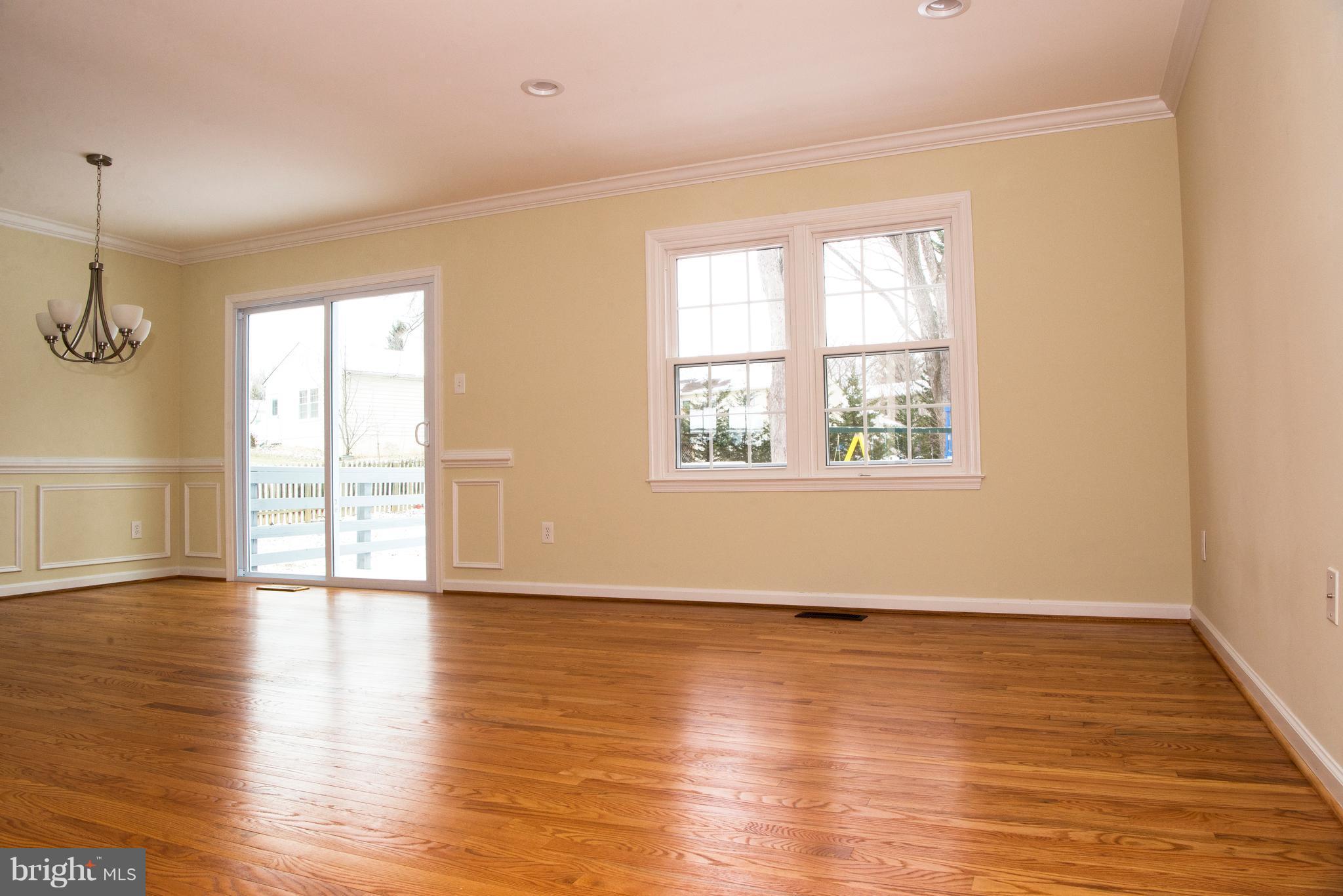 9526 Kirkfield Road Burke, VA 22015 - Photo 9 of 28 Family Room