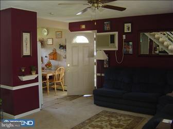 43 Goodrock Road Levittown, PA 19057 - Photo 3 of 6 Living Room