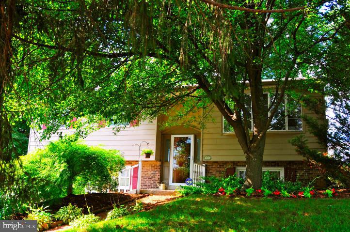 1737 Pioneer Road Lancaster, PA 17602 - Photo 2 of 33 Gallery Image 2