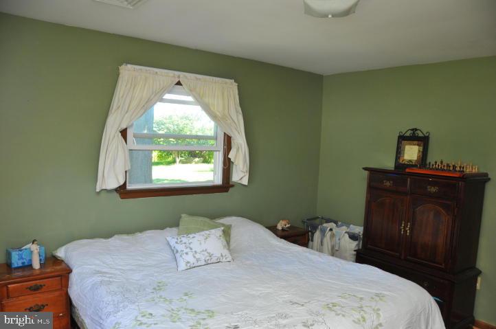 1737 Pioneer Road Lancaster, PA 17602 - Photo 16 of 33 Gallery Image 16