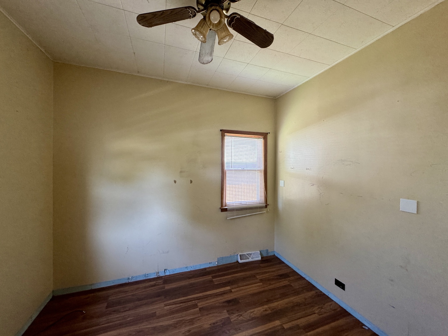 221 East 1st Street Spring Valley, IL 61362 - Photo 12 of 19 a view of an empty room with a window