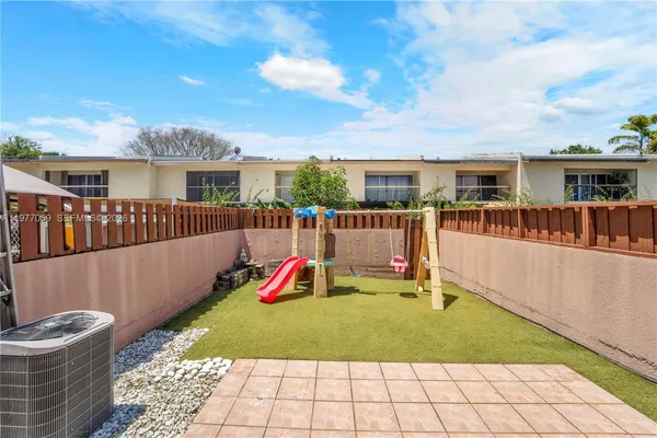 $2,950 | 14145 Kendale Lakes Circle, Miami, FL 33183