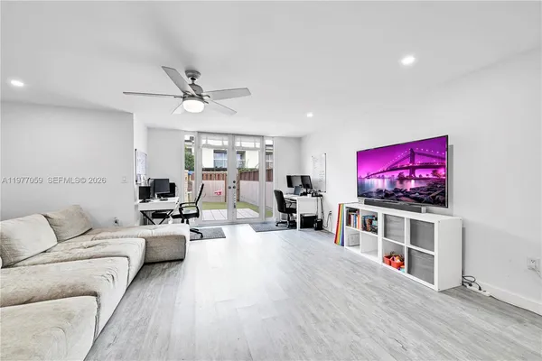 $2,950 | 14145 Kendale Lakes Circle, Miami, FL 33183