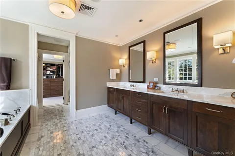 $6,250,000 | 100 Morris Lane, Scarsdale, NY 10583