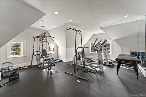 $6,250,000 | 100 Morris Lane, Scarsdale, NY 10583