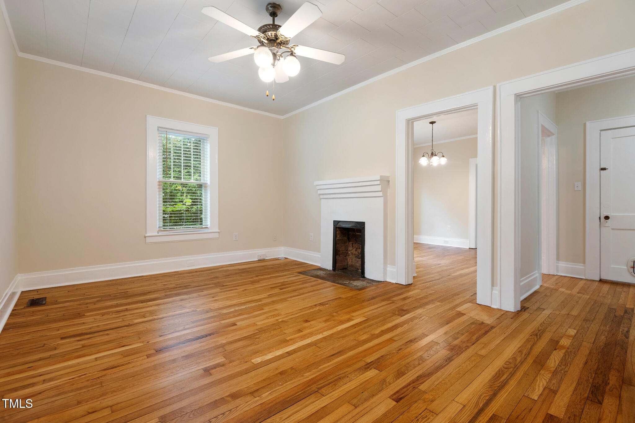 2909 Chapel Hill Road Durham, NC 27707 - Photo 6 of 39 High ceilings throughout
